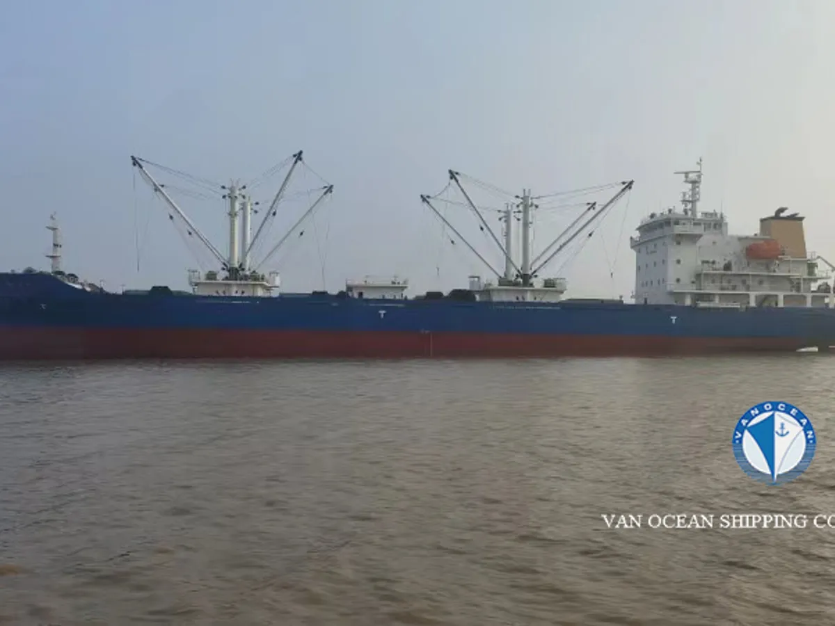 Navio frigorífico à venda