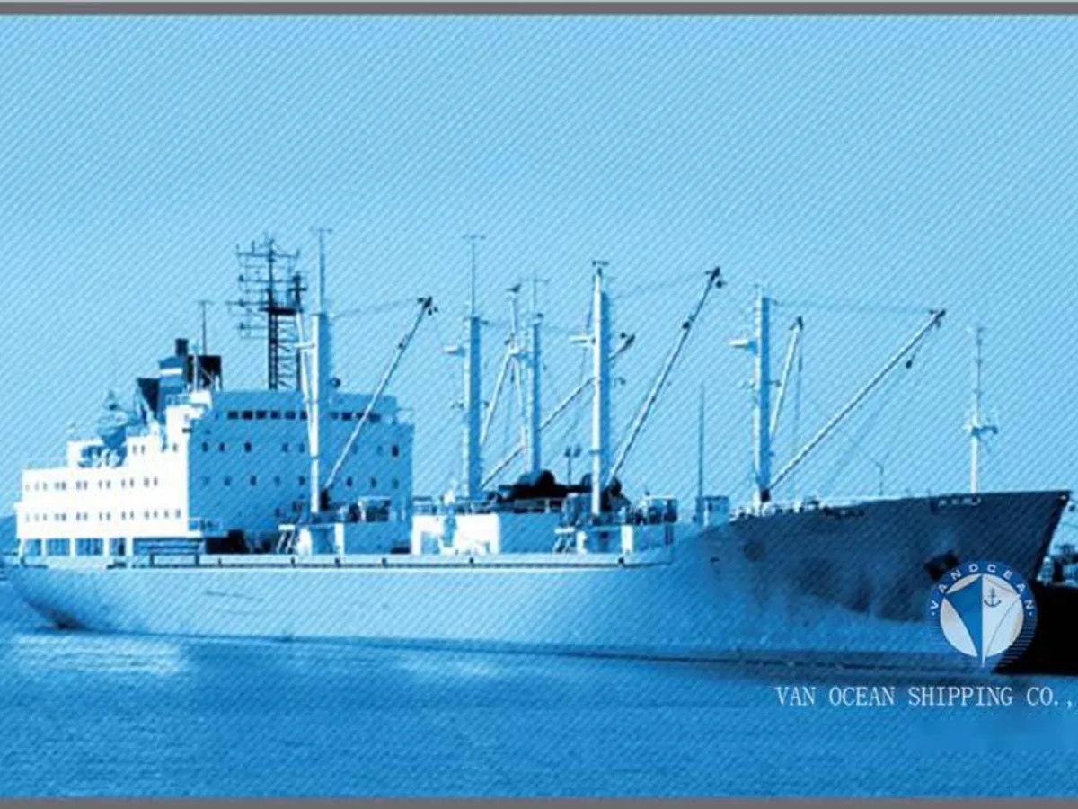 Navio frigorífico à venda