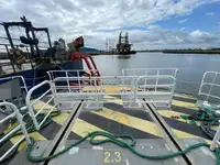 Navio porta-contêineres à venda