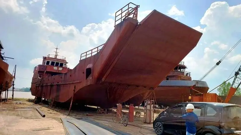 Balsa de desembarque, tanque à venda