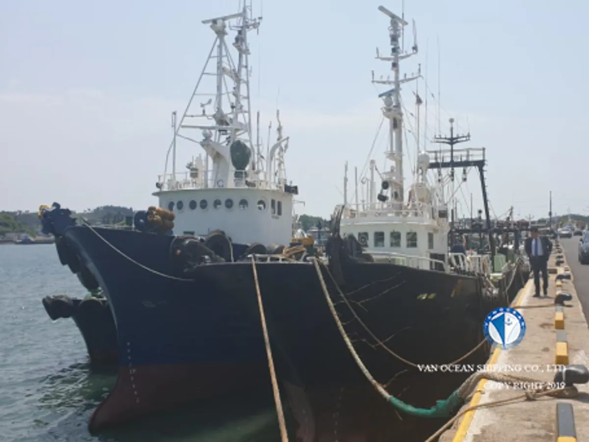 Navio de pesca de arrasto à venda