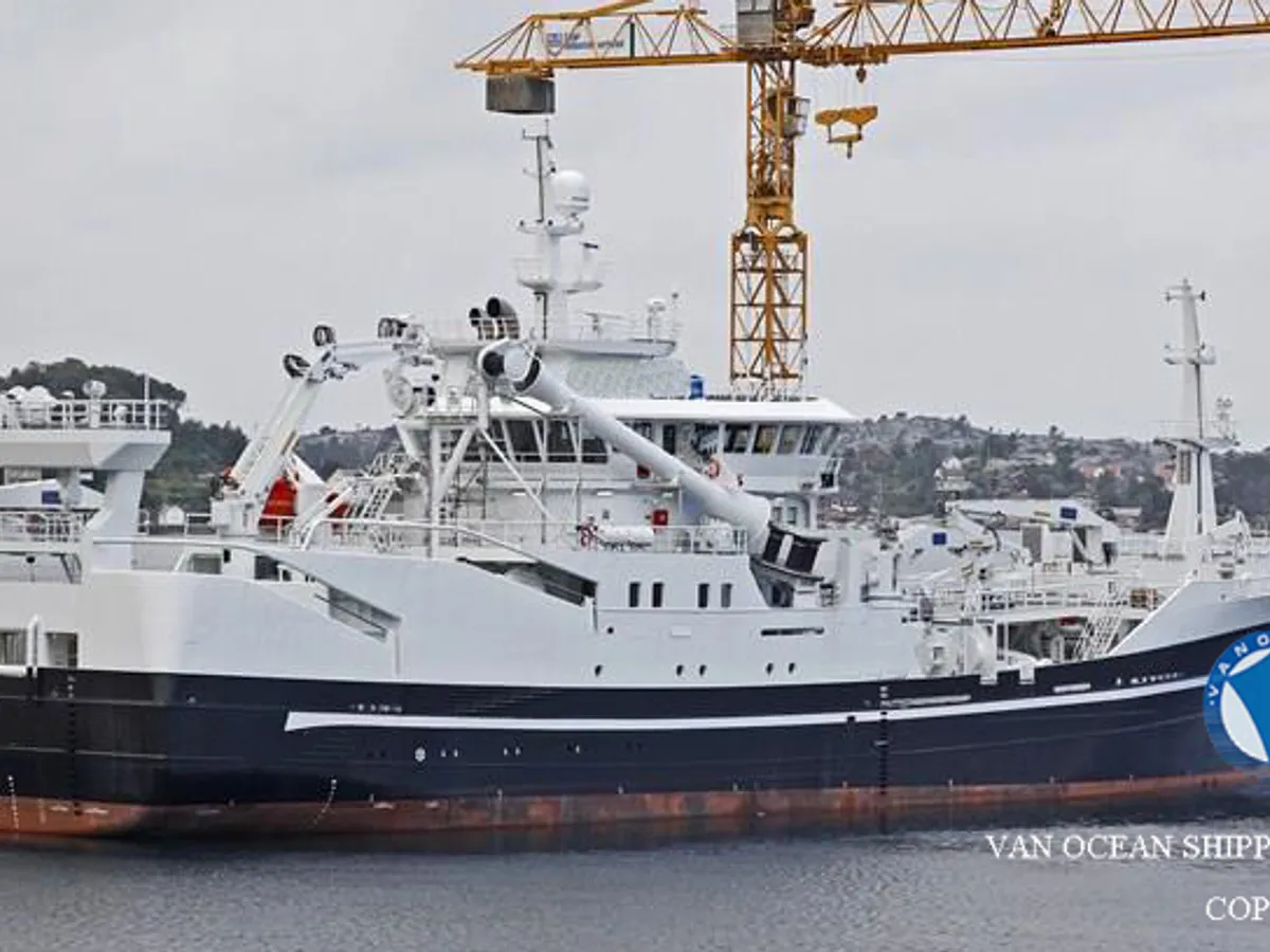 Navio de pesca de arrasto à venda