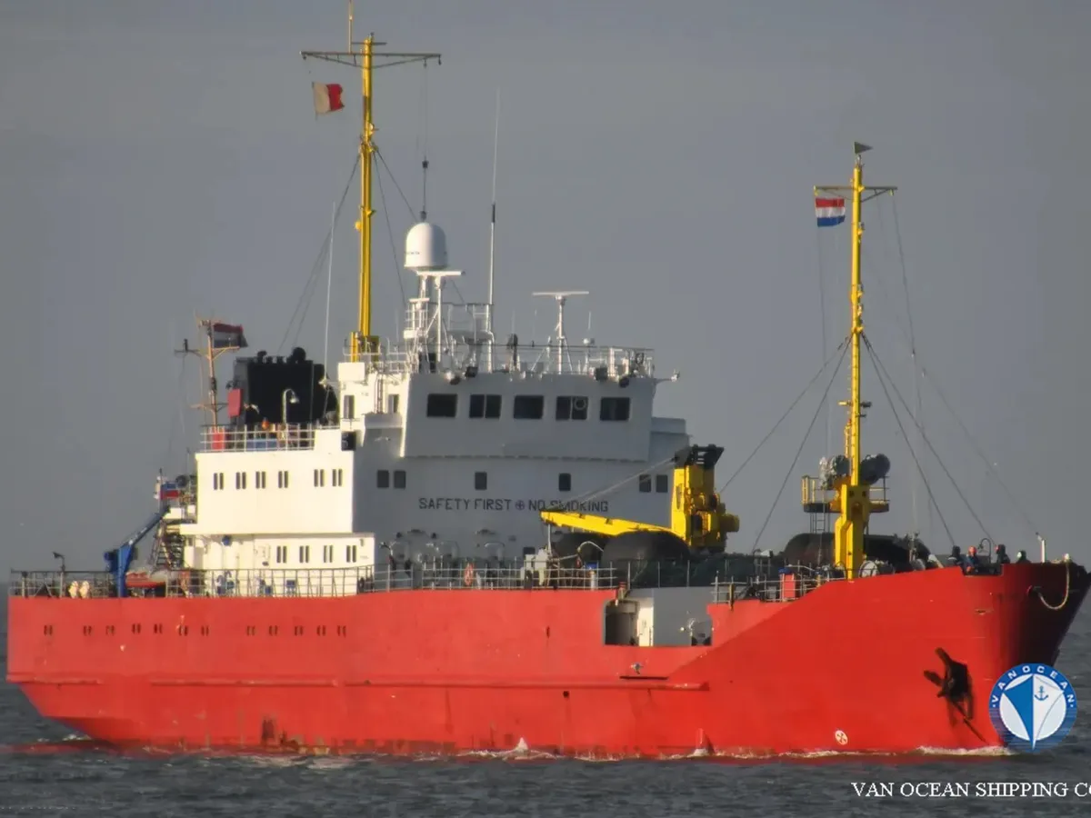 Navio frigorífico à venda