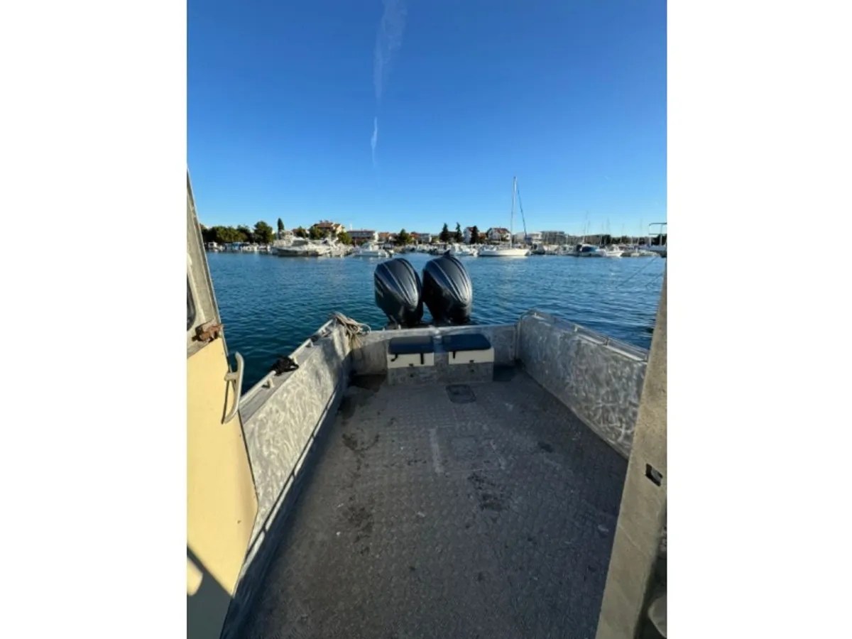 Barcos de trabalho à venda