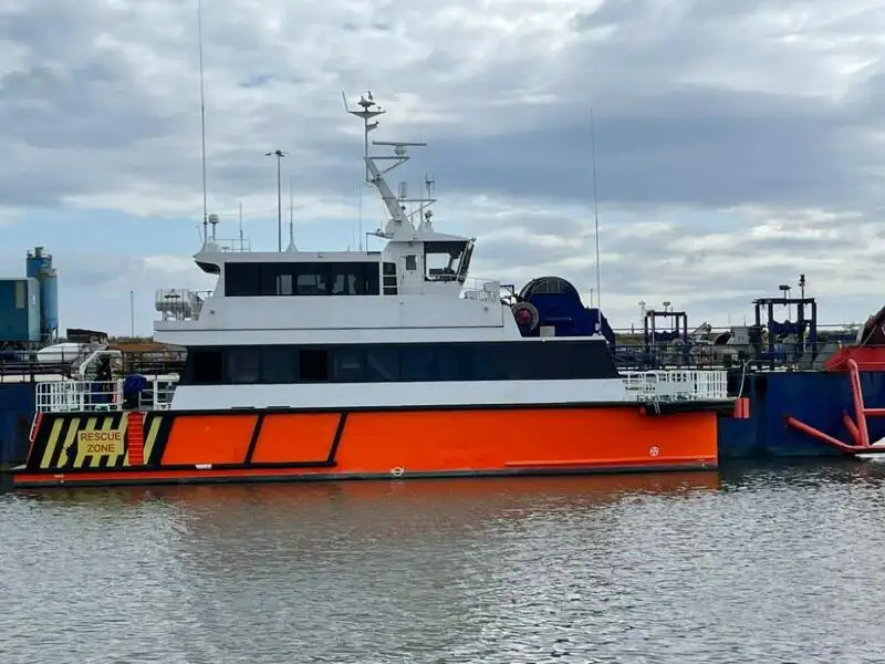 Navio porta-contêineres à venda