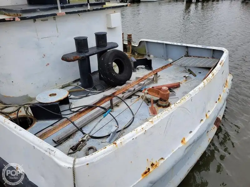Navio de abastecimento à venda