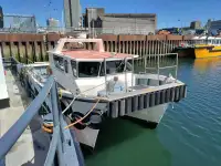 Barco de tripulação à venda