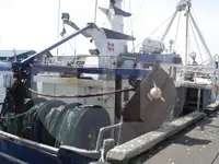 Navio transportador de peixes vivos à venda