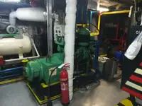 Barco de tripulação à venda