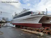 Catamarã à venda