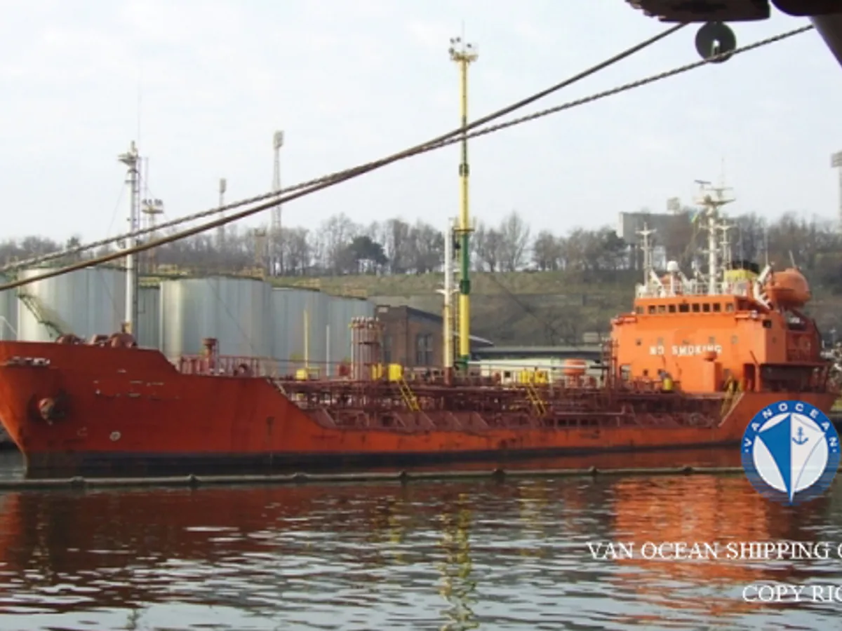 Navio-tanque de óleo/produtos químicos à venda