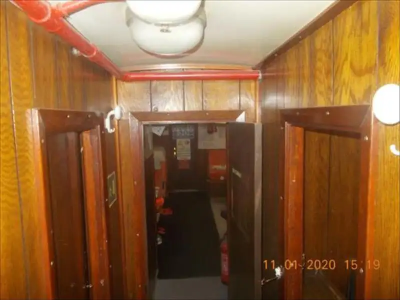 Barco de tripulação à venda