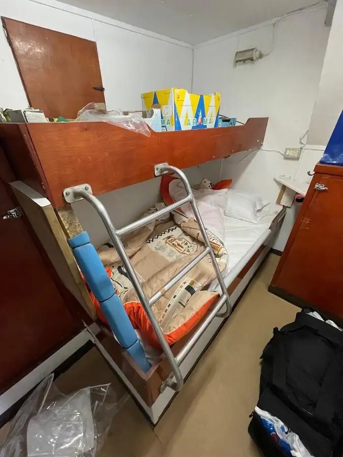 Navio porta-contêineres à venda