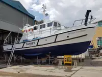 Navio porta-contêineres à venda