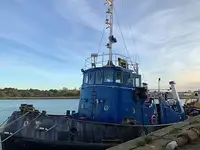 Rebocador à venda