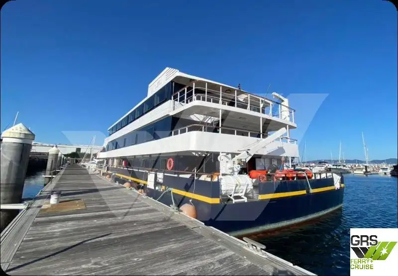 Navio de cruzeiro à venda