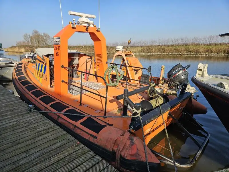 Bote inflável rígido à venda