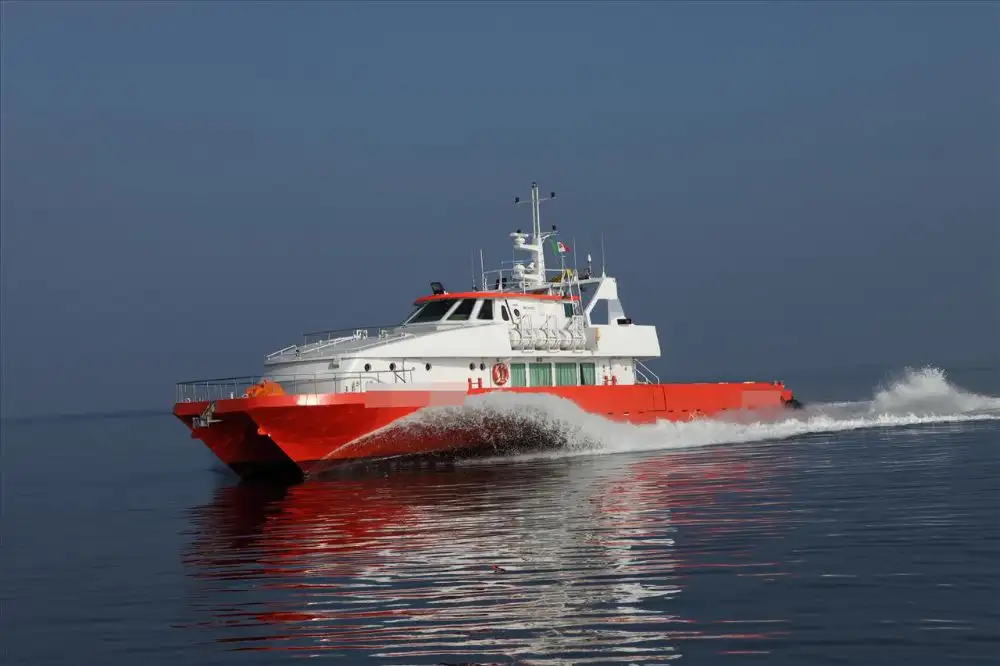 Catamarã à venda