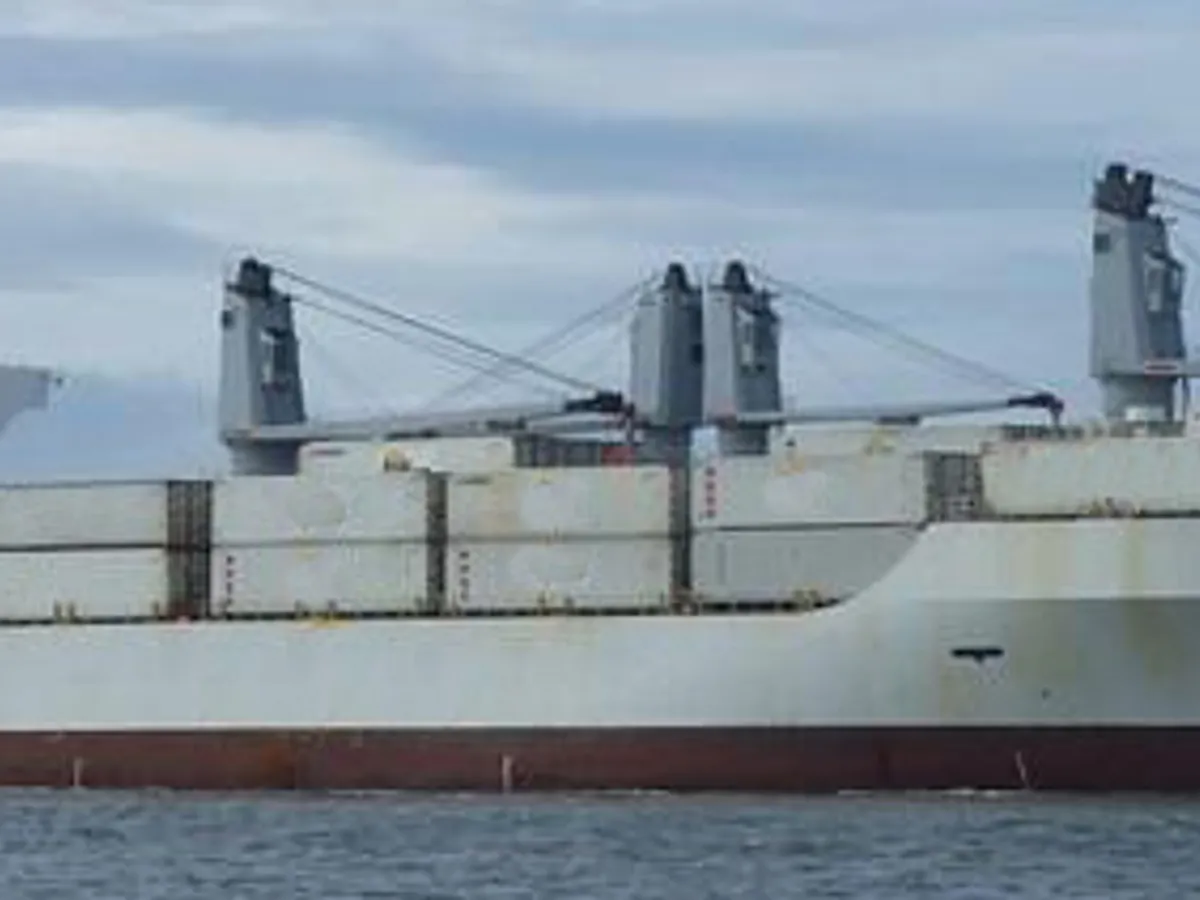 Navio frigorífico à venda