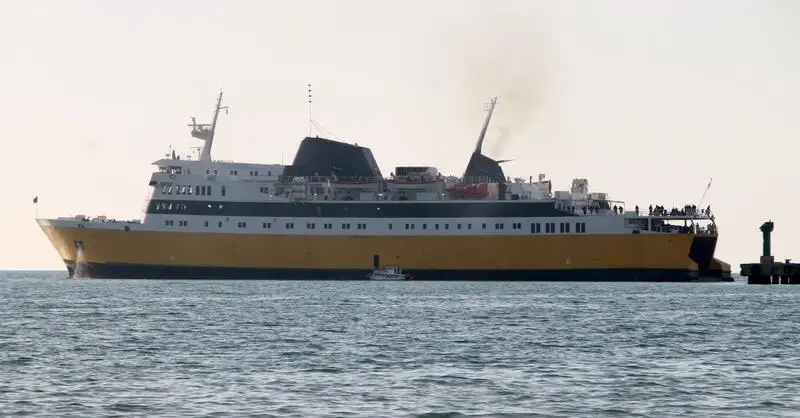 Navio RoPax à venda