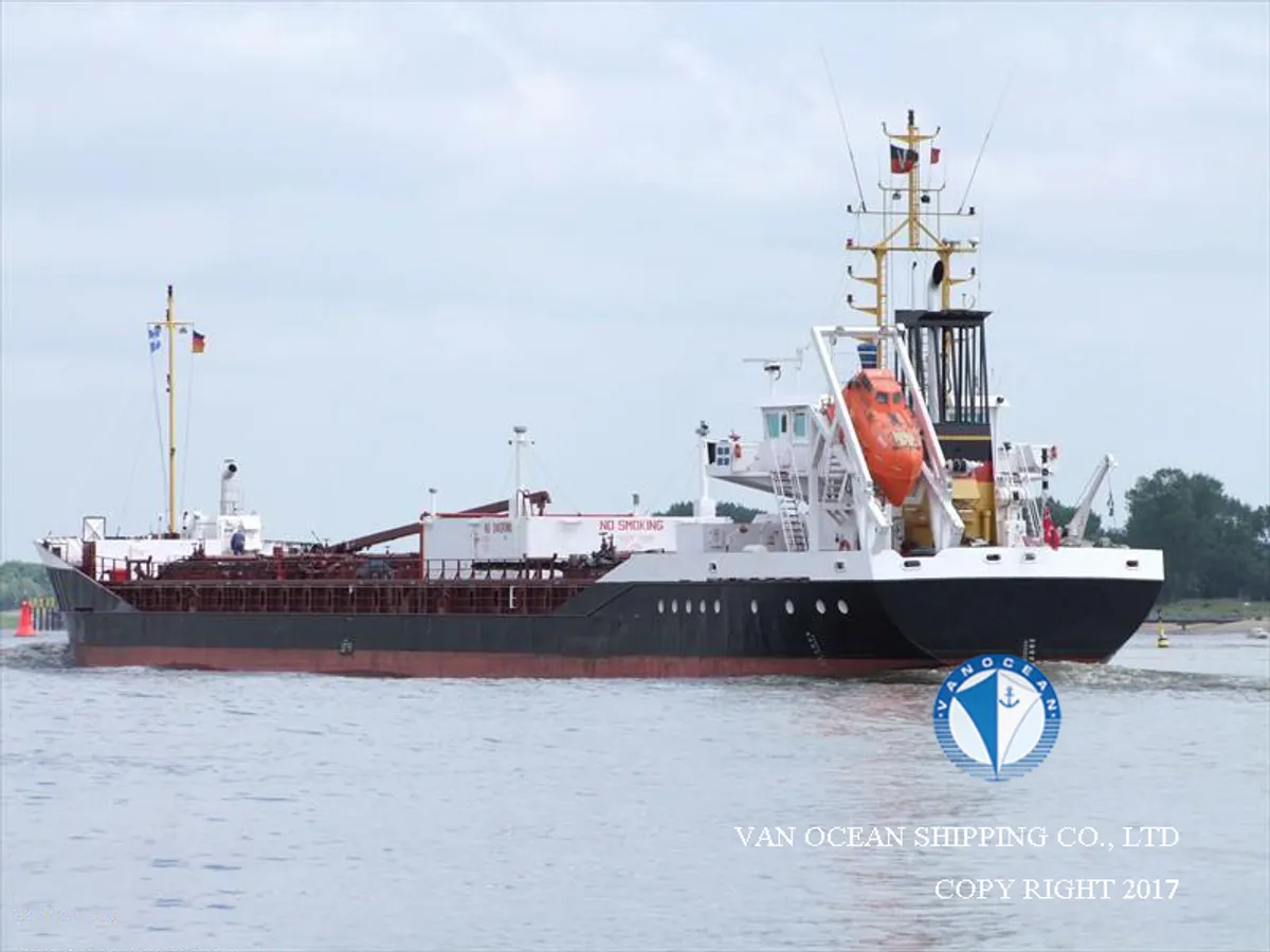 Navio-tanque de óleo/produtos químicos à venda