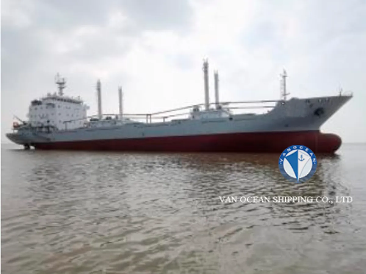Navio frigorífico à venda