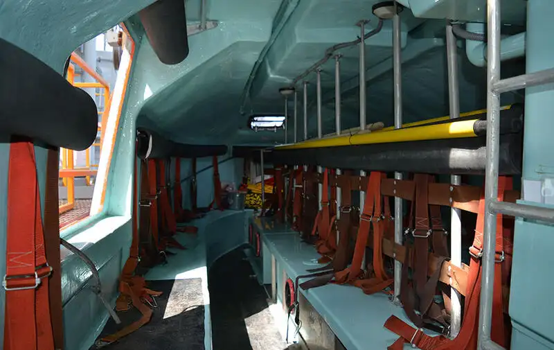 Navio transportador de GNL à venda