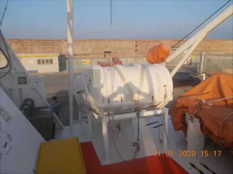 Barco de tripulação à venda