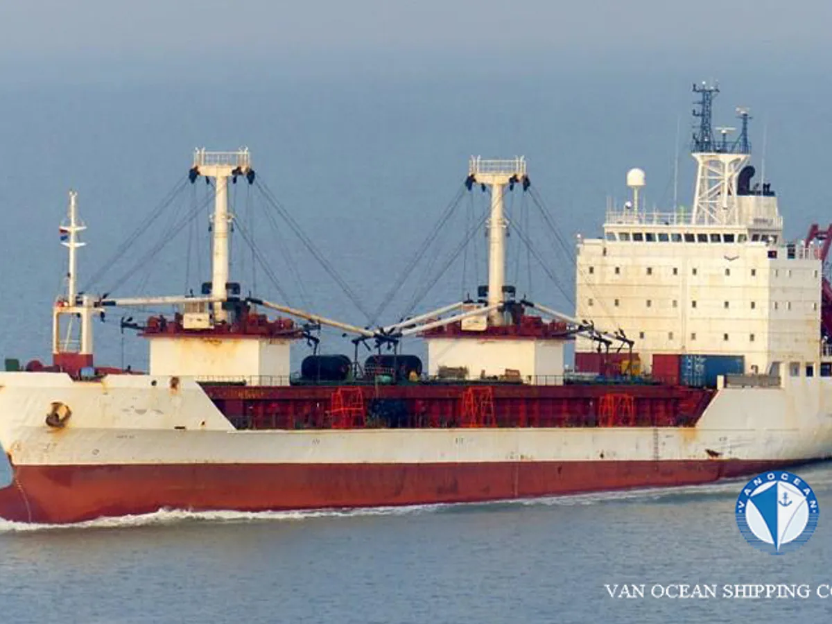 Navio frigorífico à venda