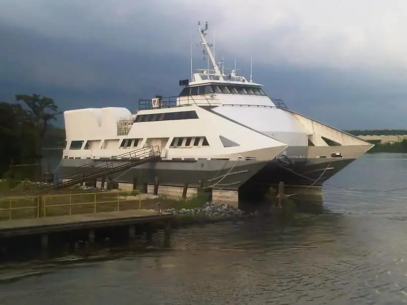 Navio de pesquisa à venda