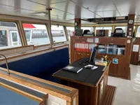 Navio de abastecimento à venda