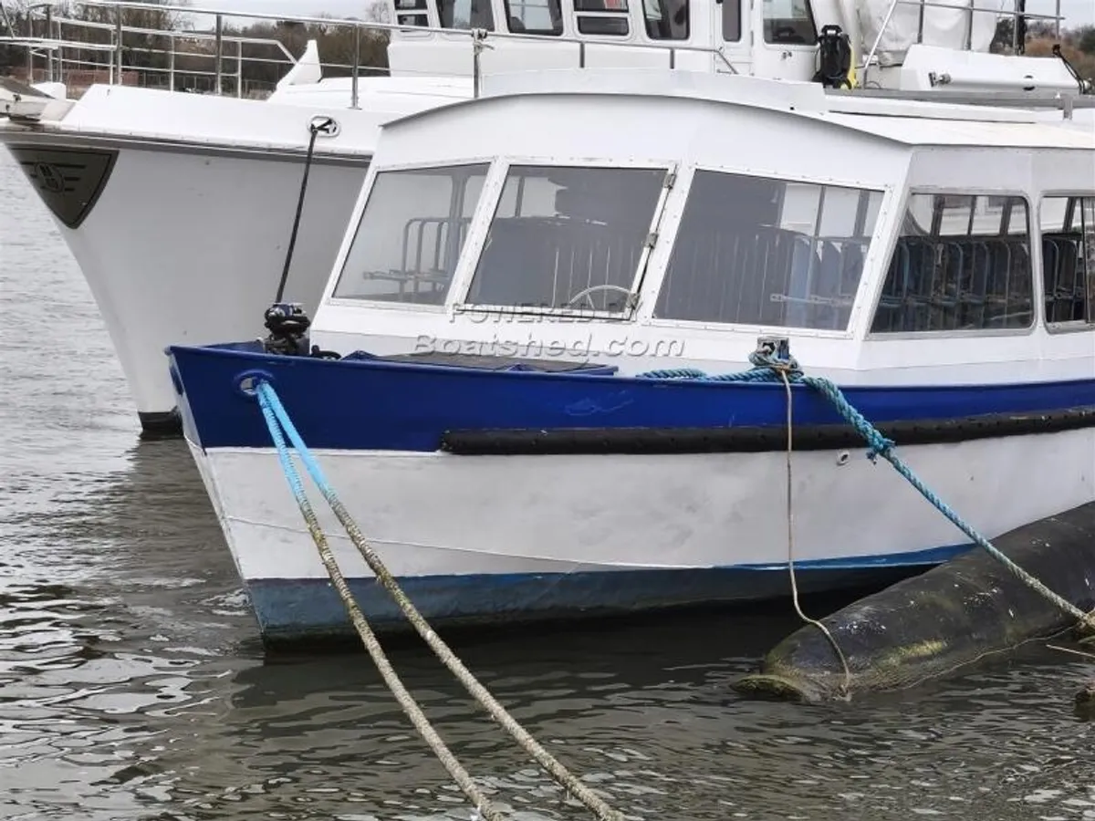 Navio de passageiros à venda