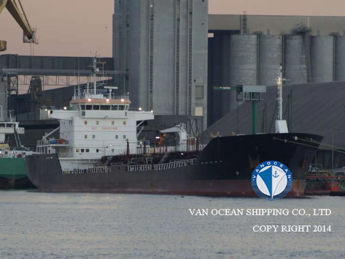 Navio-tanque de óleo/produtos químicos à venda