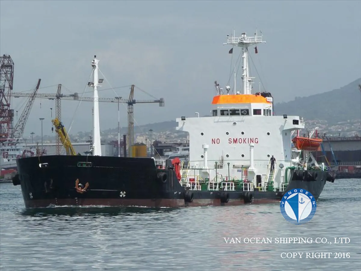 Navio-tanque de óleo/produtos químicos à venda