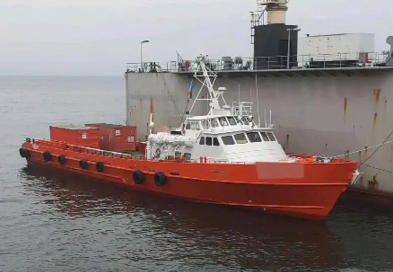 Barco de tripulação à venda