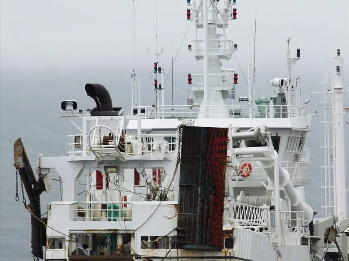 Navio de pesca de arrasto à venda