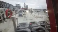 Navio transportador de peixes vivos à venda