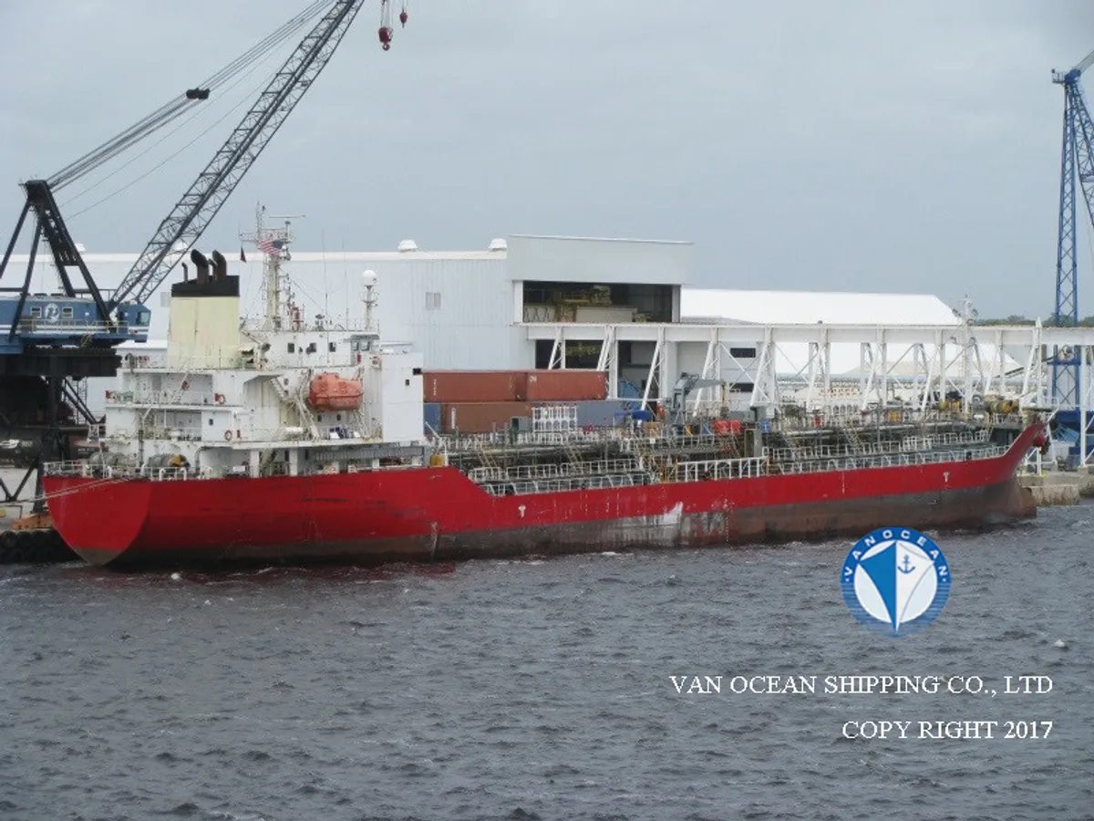 Navio-tanque de óleo/produtos químicos à venda