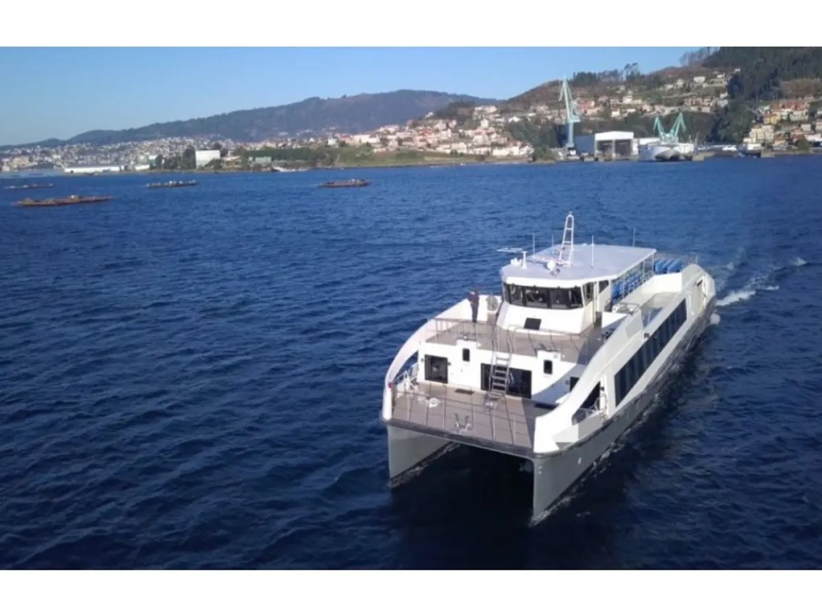 Navio de passageiros à venda