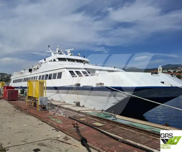 Navio de cruzeiro à venda