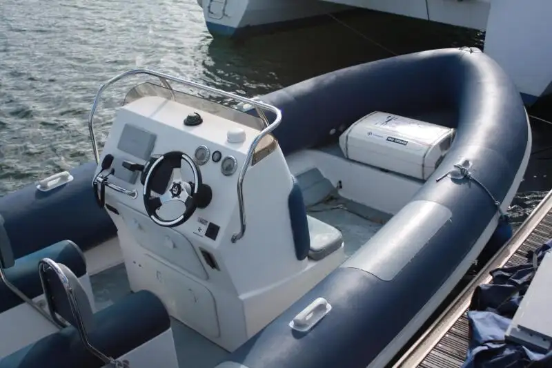 Bote inflável rígido à venda
