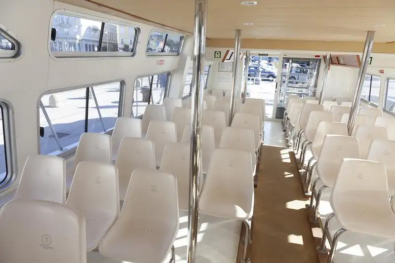 Navio de passageiros à venda