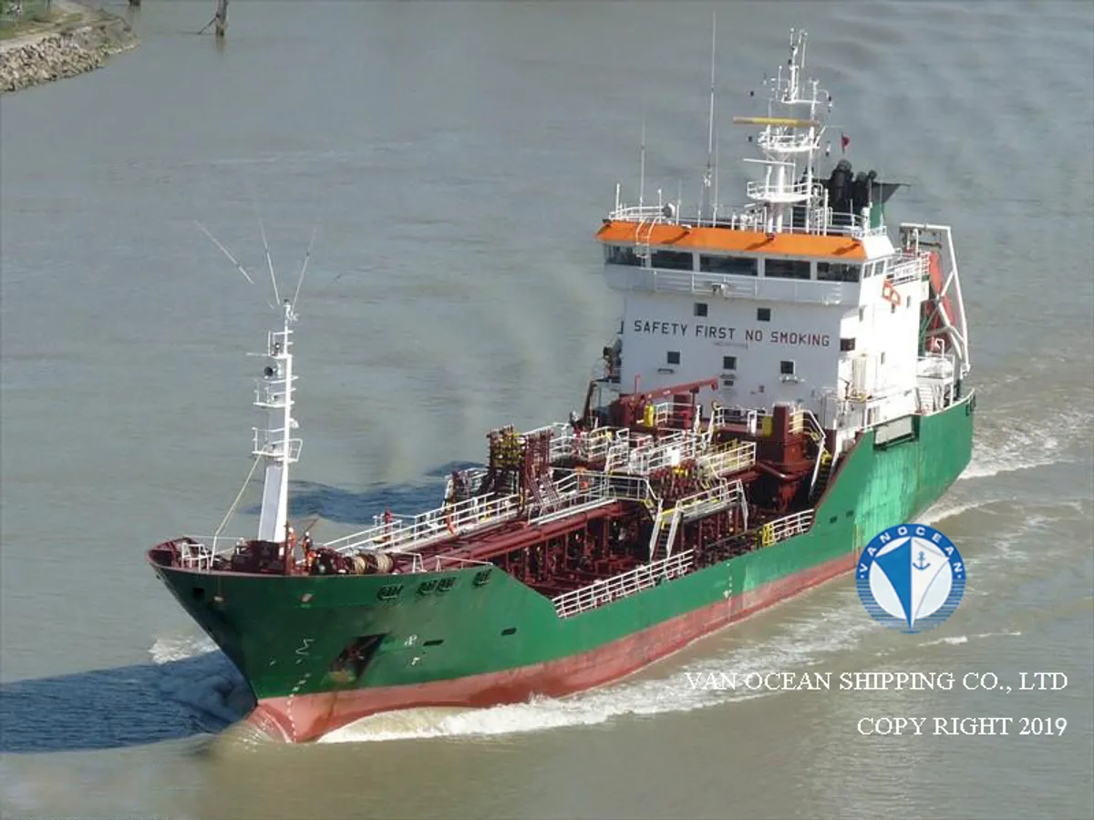 Navio-tanque de óleo/produtos químicos à venda