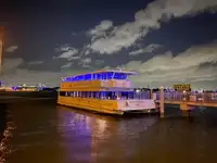 Navio de passageiros à venda