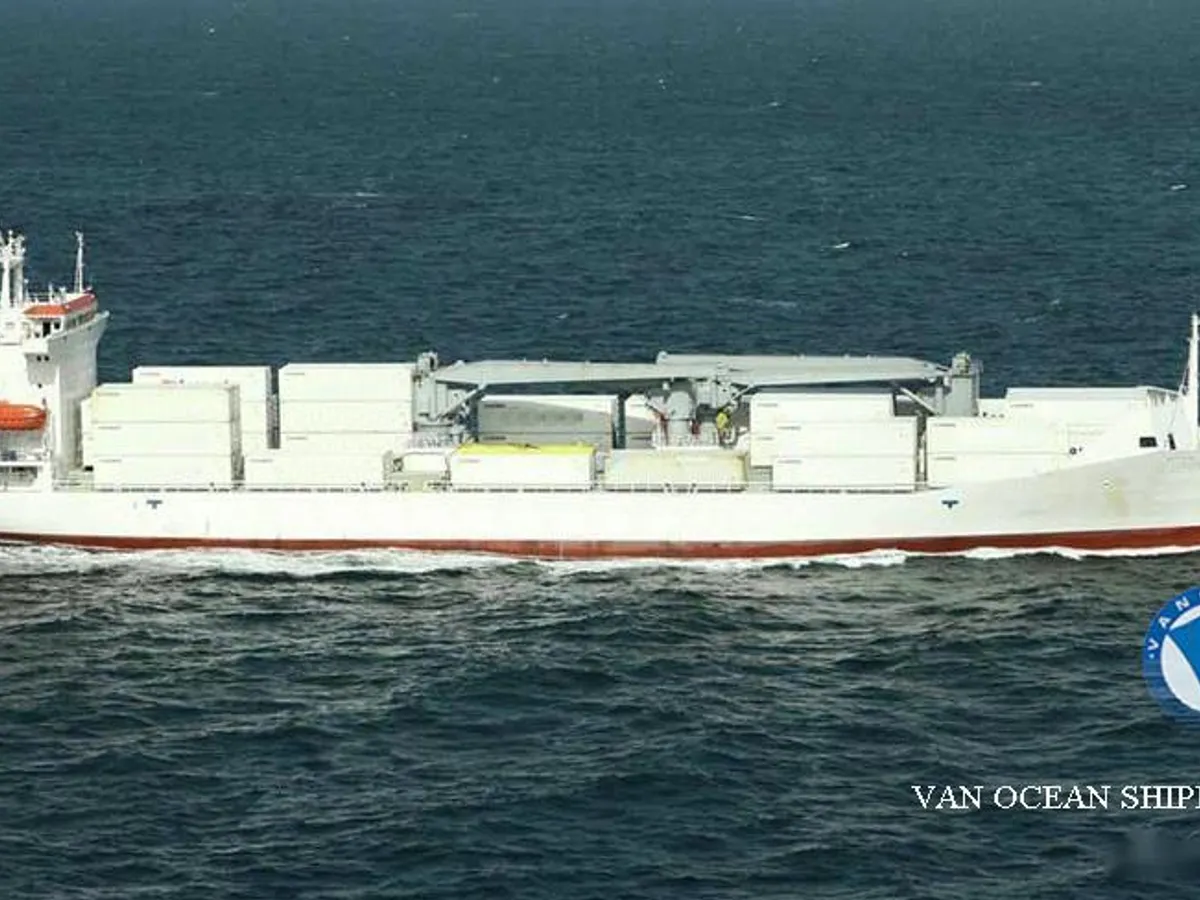 Navio frigorífico à venda
