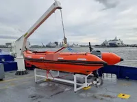 Barco de tripulação à venda