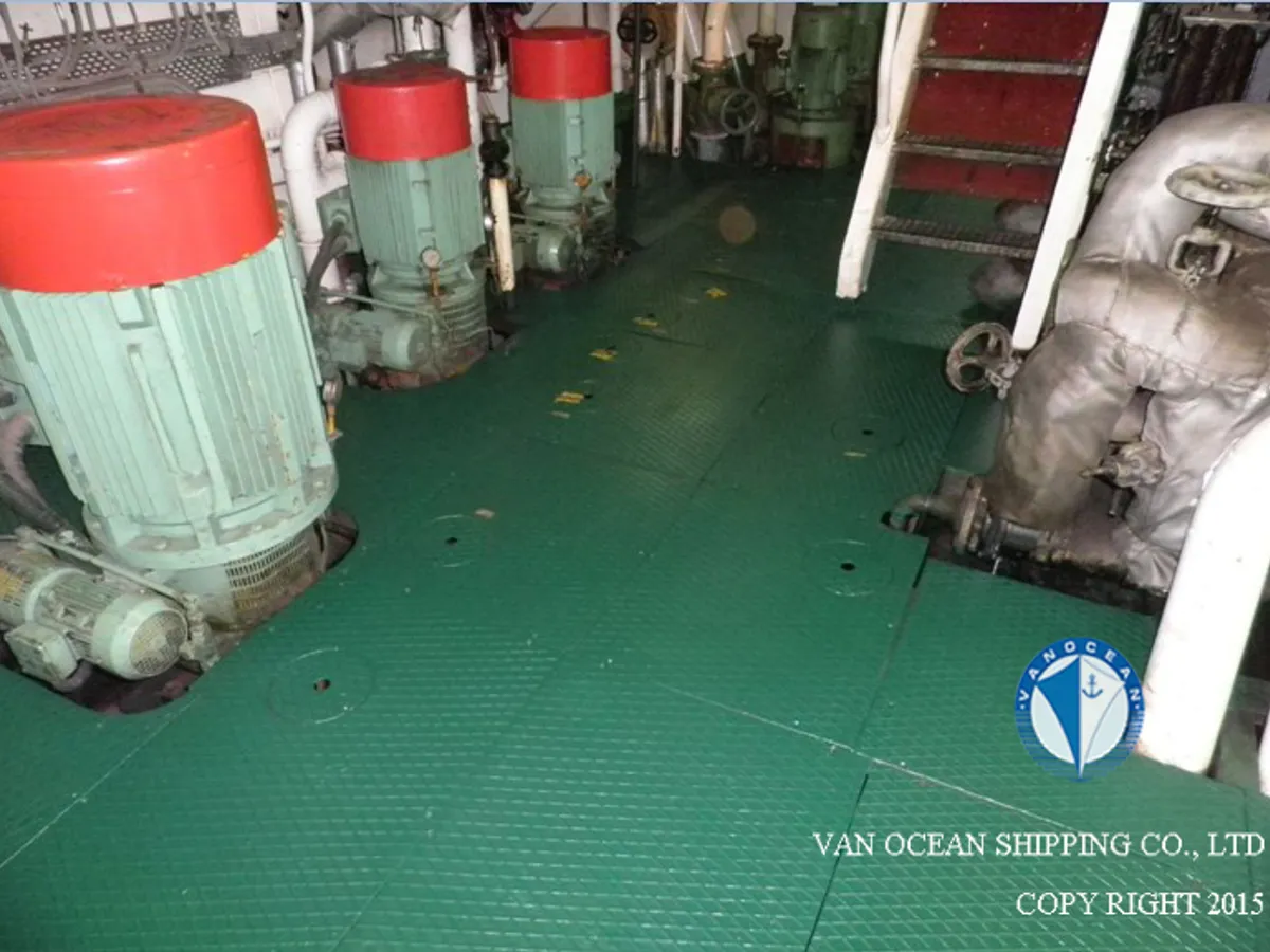 Navio-tanque de óleo/produtos químicos à venda