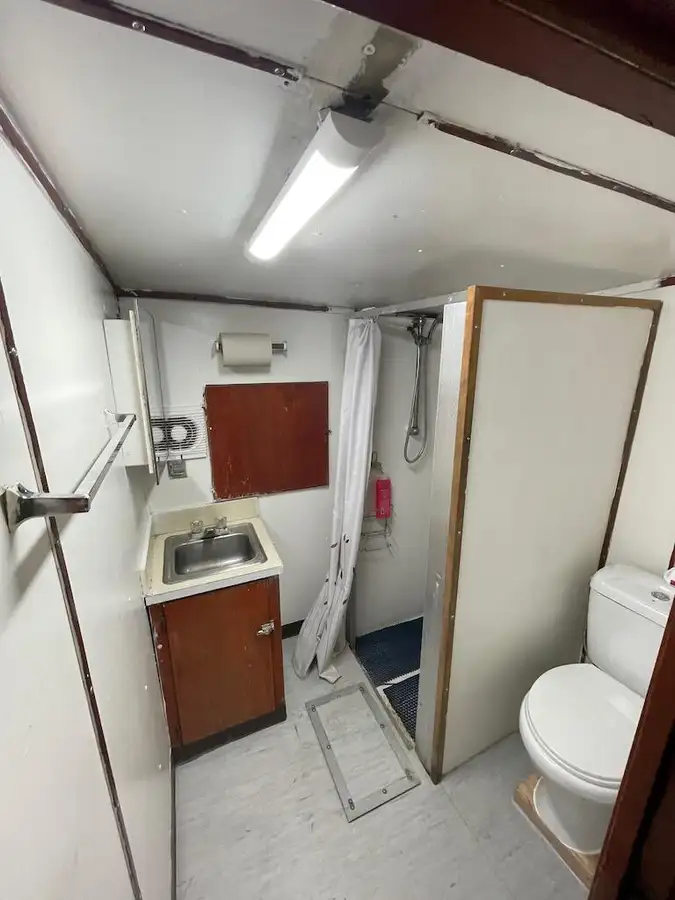 Navio porta-contêineres à venda