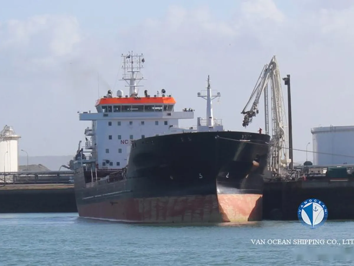 Navio-tanque de óleo/produtos químicos à venda