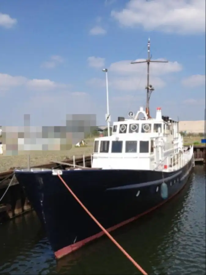 Navio de patrulha à venda